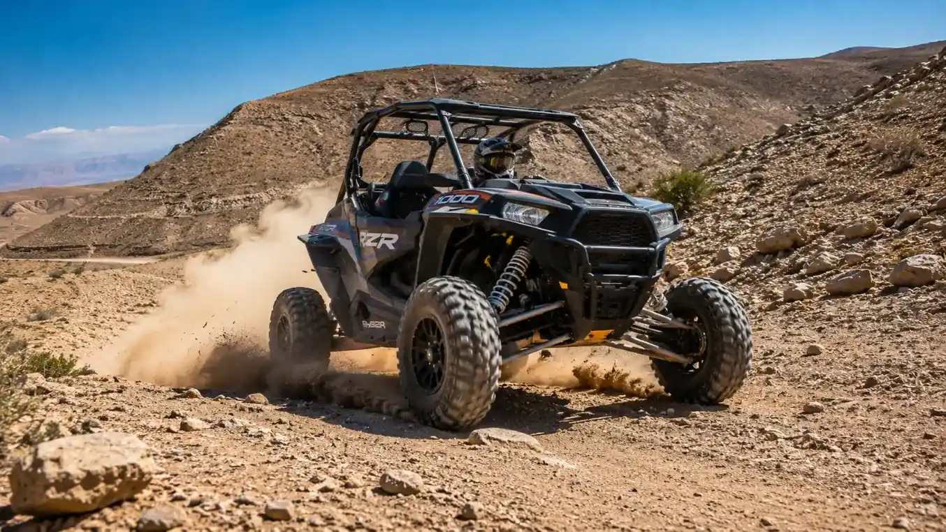 Buggy off-road sur les pistes rocheuses du désert d'Agafay